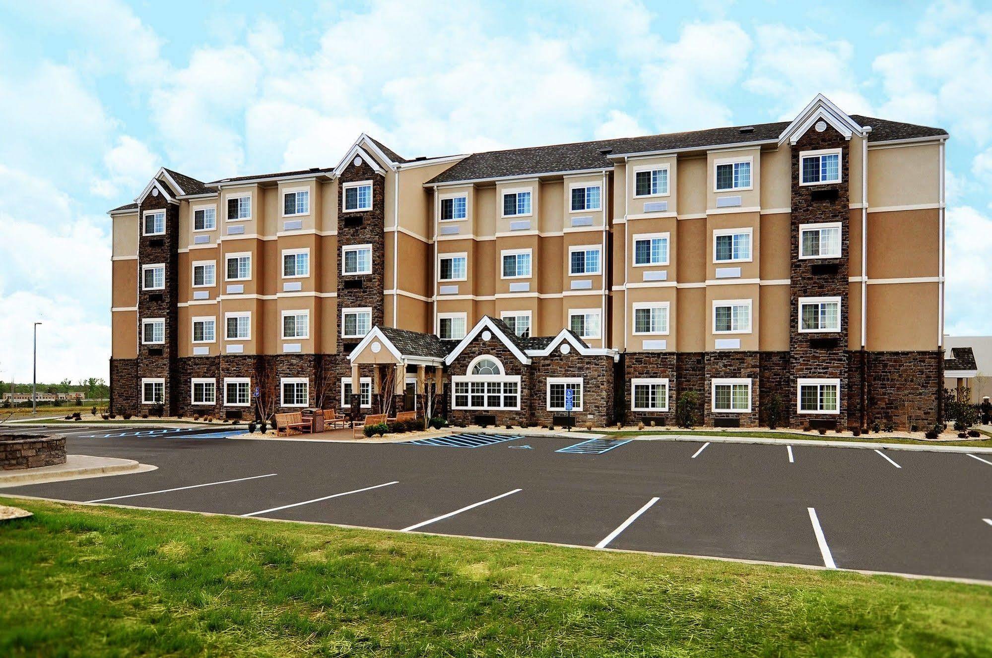 Microtel Inn And Suites By Wyndham Opelika Exterior foto